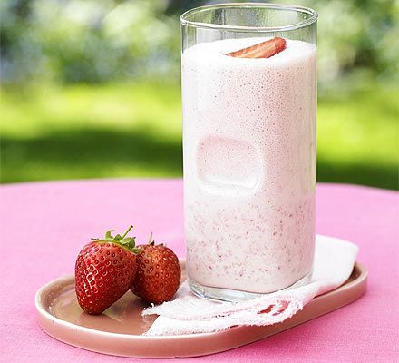 https://www.pontalo.net - Strawberry milkshake