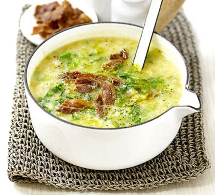 https://www.pontalo.net - Potato & Savoy cabbage soup with bacon