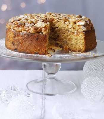 https://www.pontalo.net - Apricot & almond fruit cake