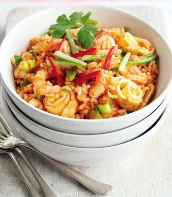 https://www.pontalo.net - Egg fried rice with prawns