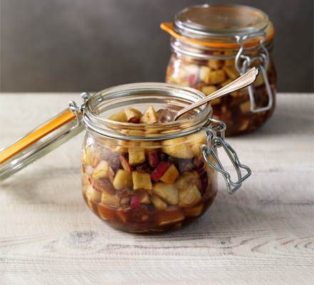 https://www.pontalo.net - No-cook spiced apple chutney