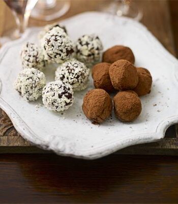 https://www.pontalo.net - Bitter chocolate truffles