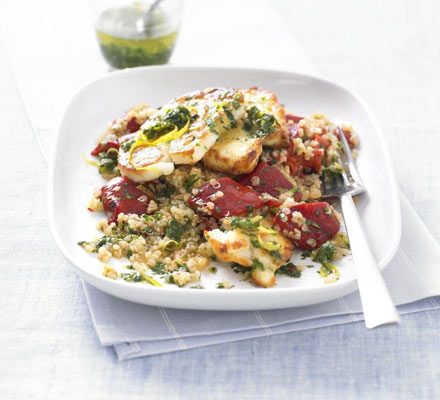 https://www.pontalo.net - Quinoa salad with grilled halloumi