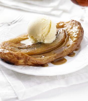 https://www.pontalo.net - Salted caramel banana tatins with crème fraîche ice cream