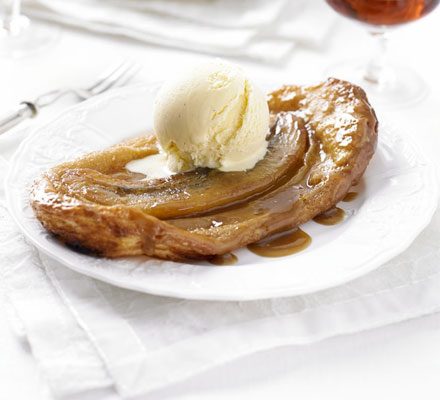 https://www.pontalo.net - Salted caramel banana tatins with crème fraîche ice cream