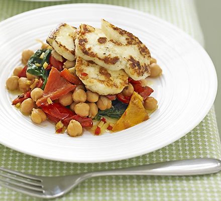 https://www.pontalo.net - Spiced chickpeas with halloumi