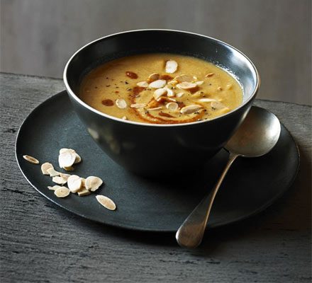 https://www.pontalo.net - Moroccan spiced cauliflower & almond soup