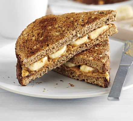 https://www.pontalo.net - Peanut butter & banana on toast