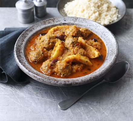 https://www.pontalo.net - Moroccan meatball tagine with lemon & olives