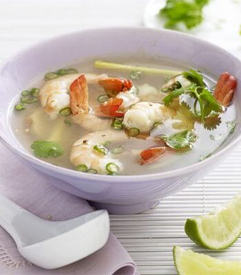 https://www.pontalo.net - Tom yum (hot & sour) soup with prawns