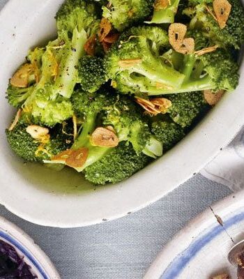 https://www.pontalo.net - Broccoli with garlic & lemon