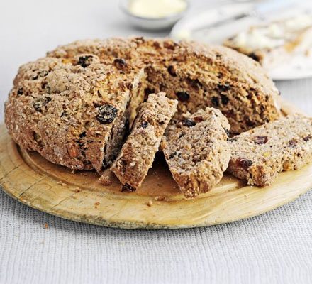 https://www.pontalo.net - Fruit & spice soda bread