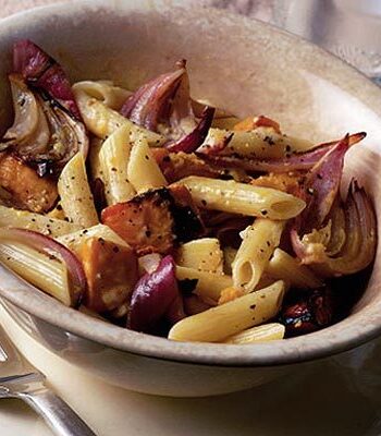 https://www.pontalo.net - Roasted squash & red onion pasta