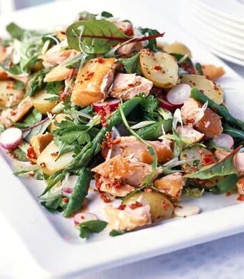 https://www.pontalo.net - Hot-smoked salmon salad with a chilli lemon dressing