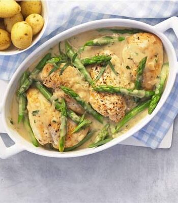 https://www.pontalo.net - Creamy tarragon chicken with asparagus