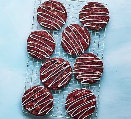 https://www.pontalo.net - Red velvet cookies