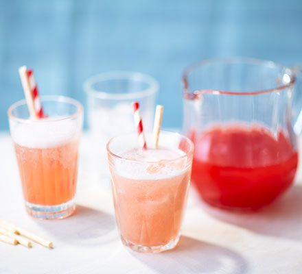 https://www.pontalo.net - Rhubarb cordial