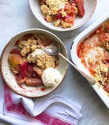 https://www.pontalo.net - Rhubarb & apple crumble