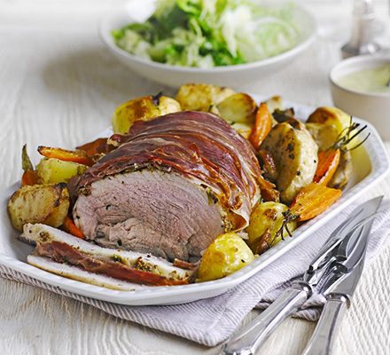 https://www.pontalo.net - Herb roast pork with vegetable roasties & apple gravy