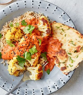 https://www.pontalo.net - Roasted cauliflower with tomato & cashew sauce