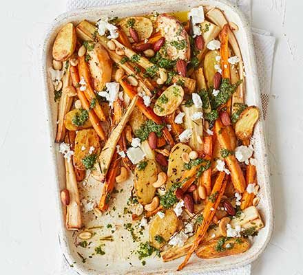 https://www.pontalo.net - Roasted root veg traybake