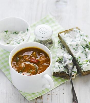 https://www.pontalo.net - Chunky Mediterranean tomato soup