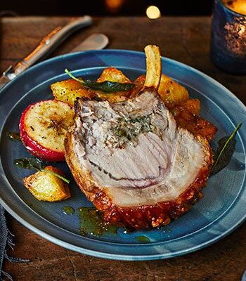 https://www.pontalo.net - Roast pork with sage & double onion stuffing