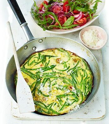 https://www.pontalo.net - Runner bean tortilla with tomato salad