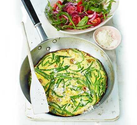 https://www.pontalo.net - Runner bean tortilla with tomato salad