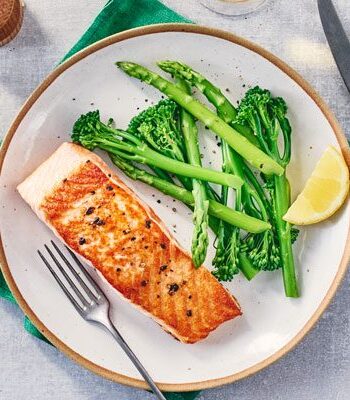 https://www.pontalo.net - Pan-fried salmon