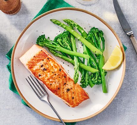 https://www.pontalo.net - Pan-fried salmon