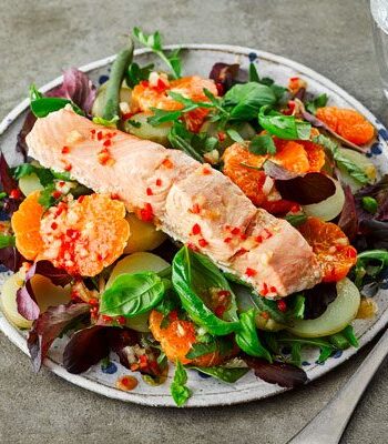 https://www.pontalo.net - Salmon salad with sesame dressing