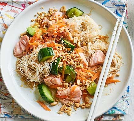 https://www.pontalo.net - Salmon & smacked cucumber noodles