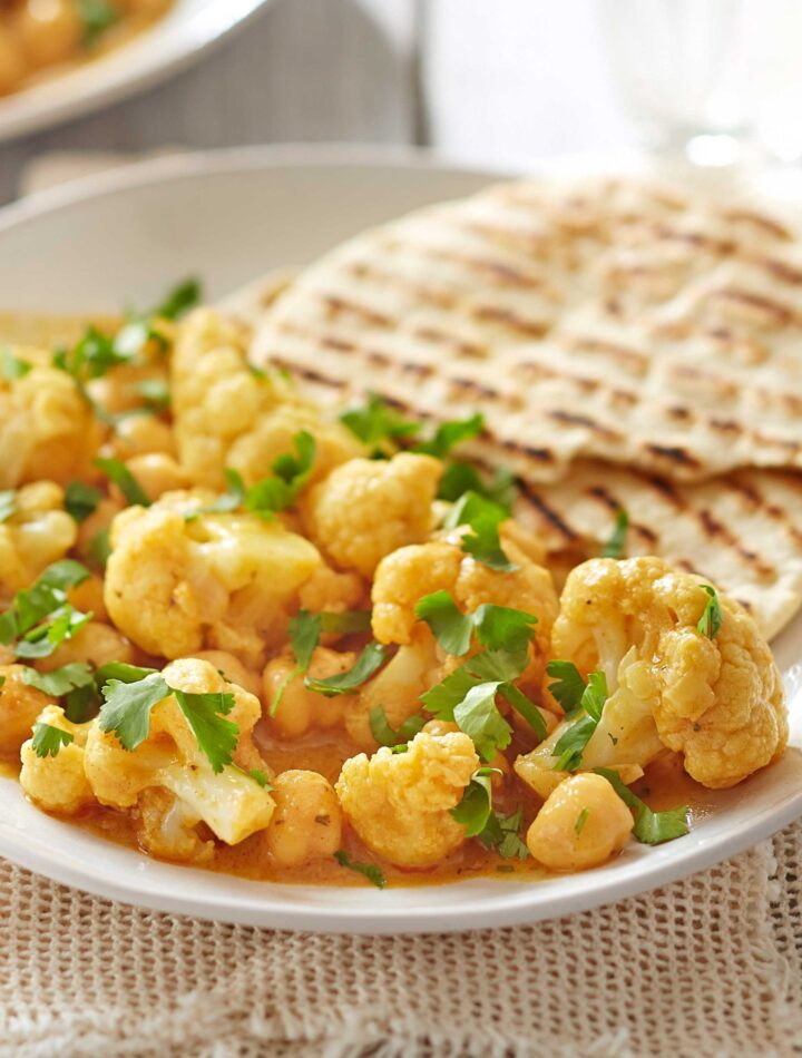 https://www.pontalo.net - Satay cauliflower & chickpea curry with storecupboard flatbreads