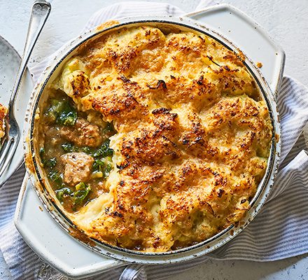 https://www.pontalo.net - Sausage & leek mash pie