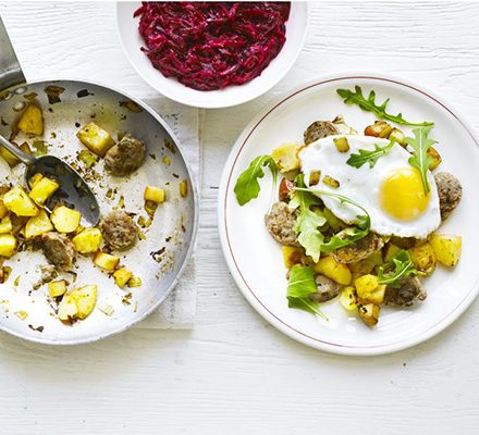 https://www.pontalo.net - Scandi-style sausage hash with pickled beetroot