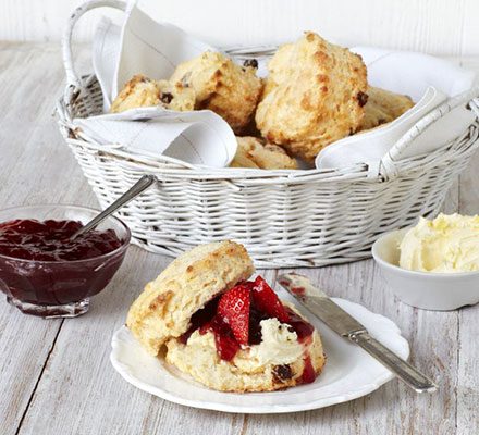 https://www.pontalo.net - Buttermilk & sultana scones