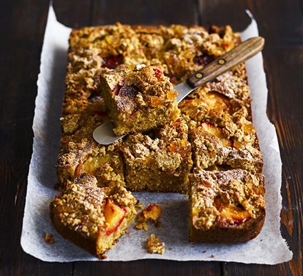 https://www.pontalo.net - Oaty plum gingerbread slice