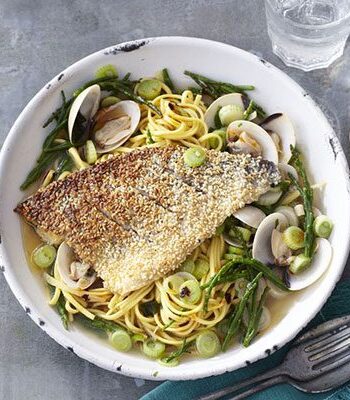 https://www.pontalo.net - Sesame-crusted fish with samphire & clams