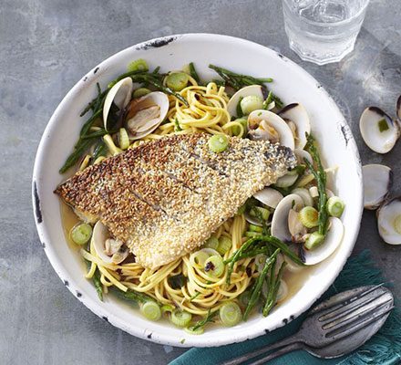 https://www.pontalo.net - Sesame-crusted fish with samphire & clams