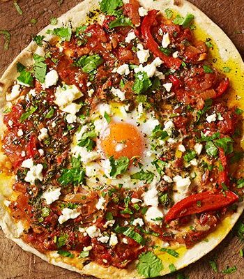 https://www.pontalo.net - Shakshuka flatbread bake