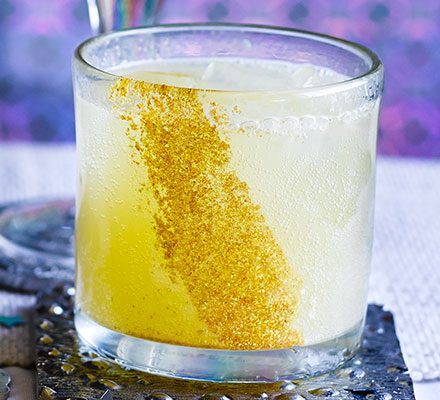 https://www.pontalo.net - Pineapple & lime mocktail