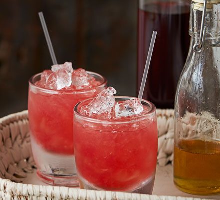 https://www.pontalo.net - Sloe gin cocktail