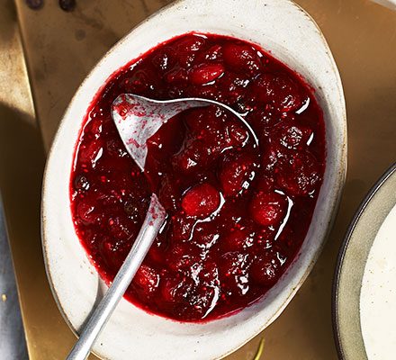 https://www.pontalo.net - Sloe gin cranberry sauce