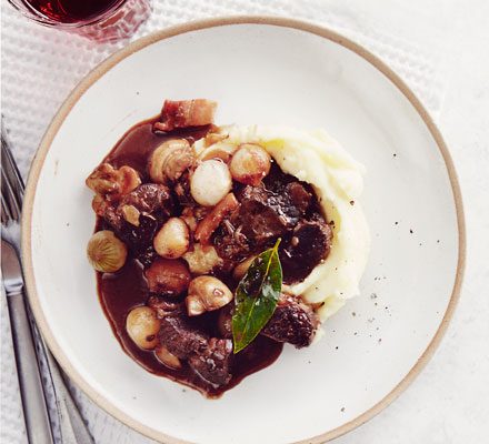 https://www.pontalo.net - Slow cooker beef bourguignon