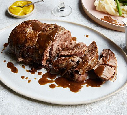 https://www.pontalo.net - Slow cooker leg of lamb