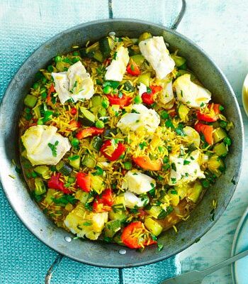 https://www.pontalo.net - Smoked paprika paella with cod & peas