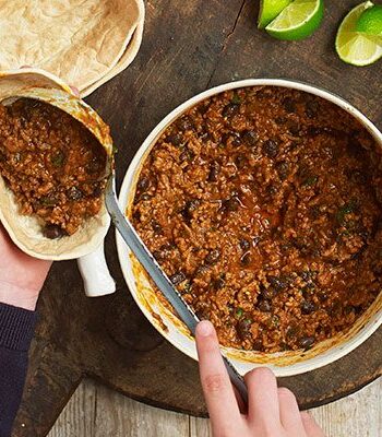 https://www.pontalo.net - Smoky black bean chilli