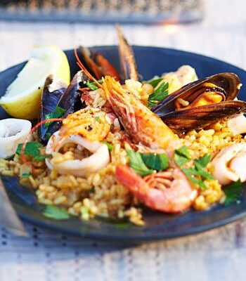 https://www.pontalo.net - Smoky paprika seafood rice