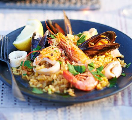 https://www.pontalo.net - Smoky paprika seafood rice